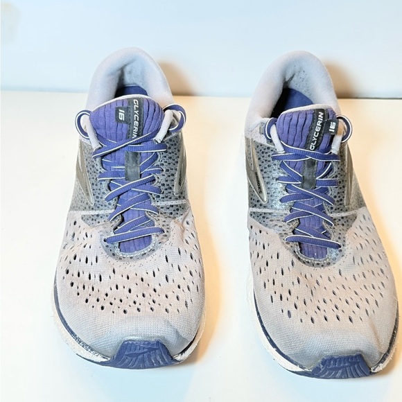 Brooks Glycerin 16 running shoes in a grey and navy colorway Sz 11.5 main image 10